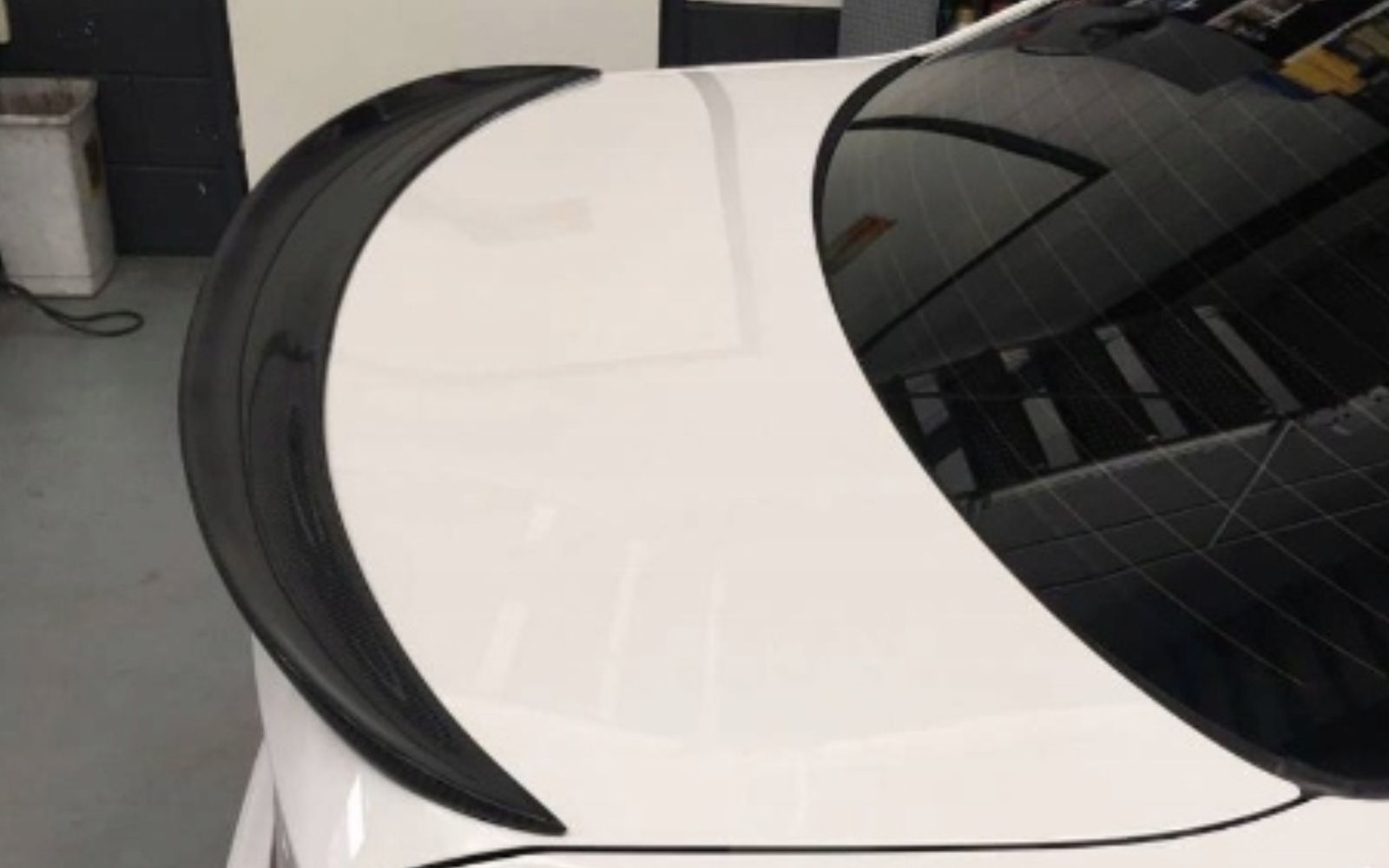 E90 M Performance bagāžnieka spoileris melns spīdums - Image 3