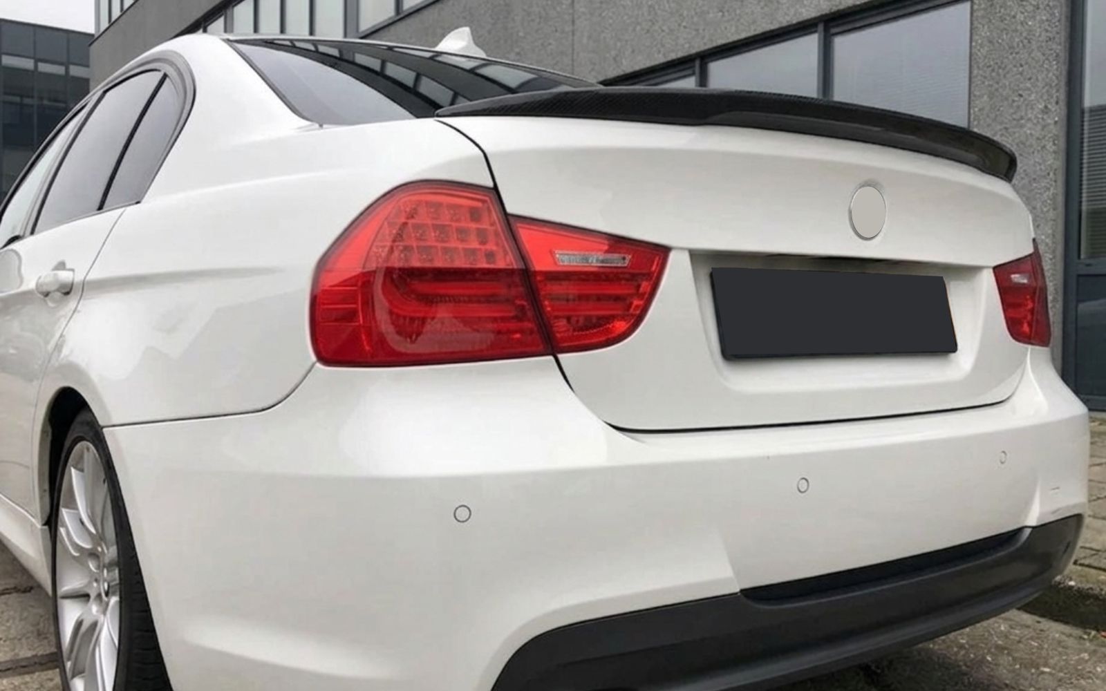 E90 M Performance bagāžnieka spoileris melns spīdums - Image 2