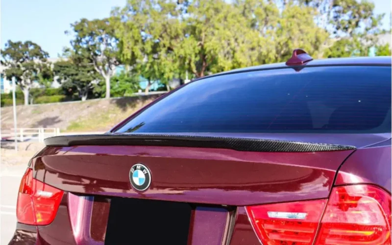 E90 M Performance pagasiruumi spoiler süsiniku välimusega - Image 2